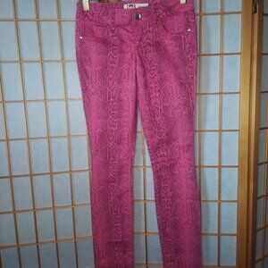 L.E.I. Hot pink snake design skinny jeans (1)